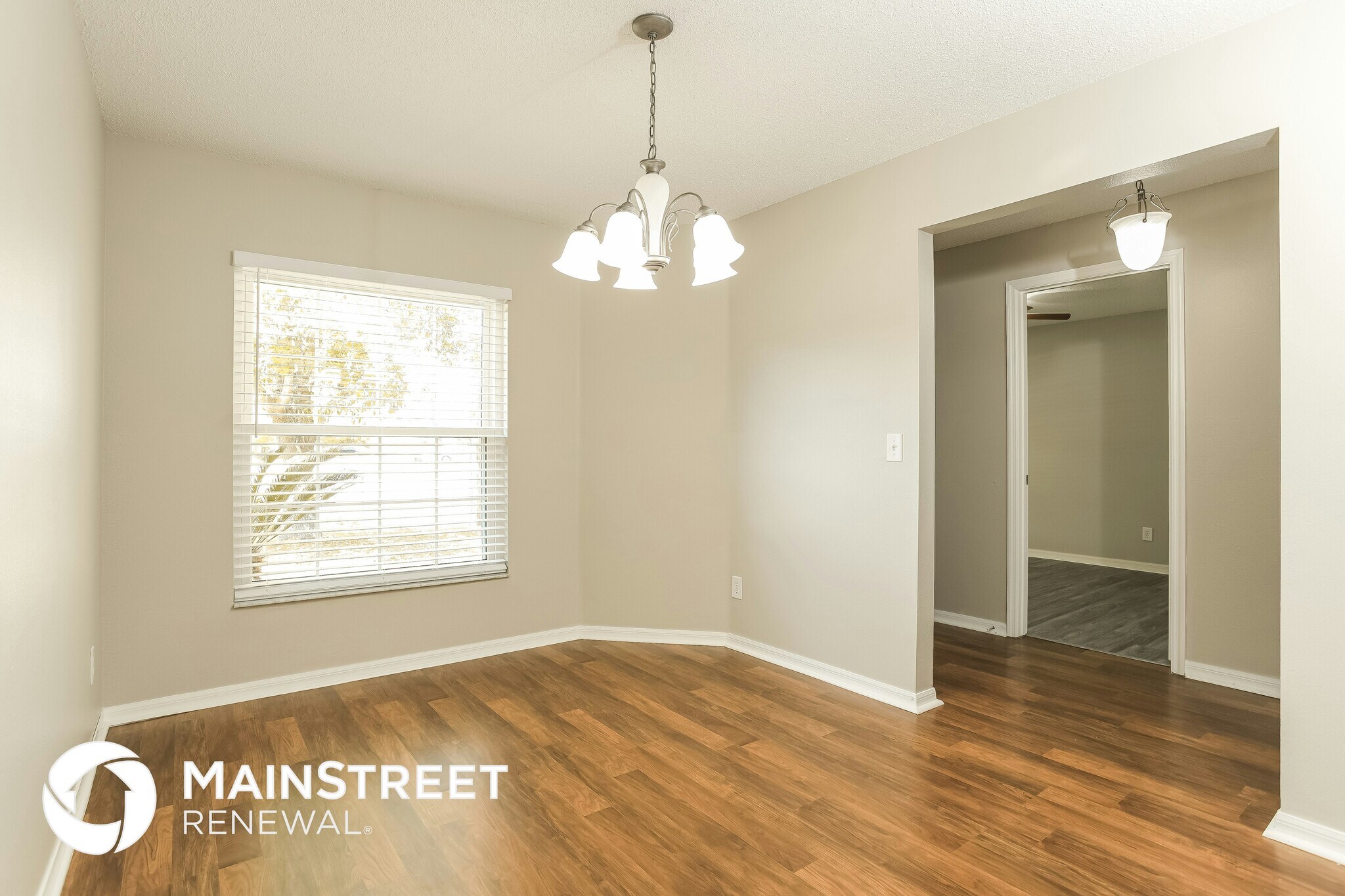 Building Photo - 1411 Hillsborough Way