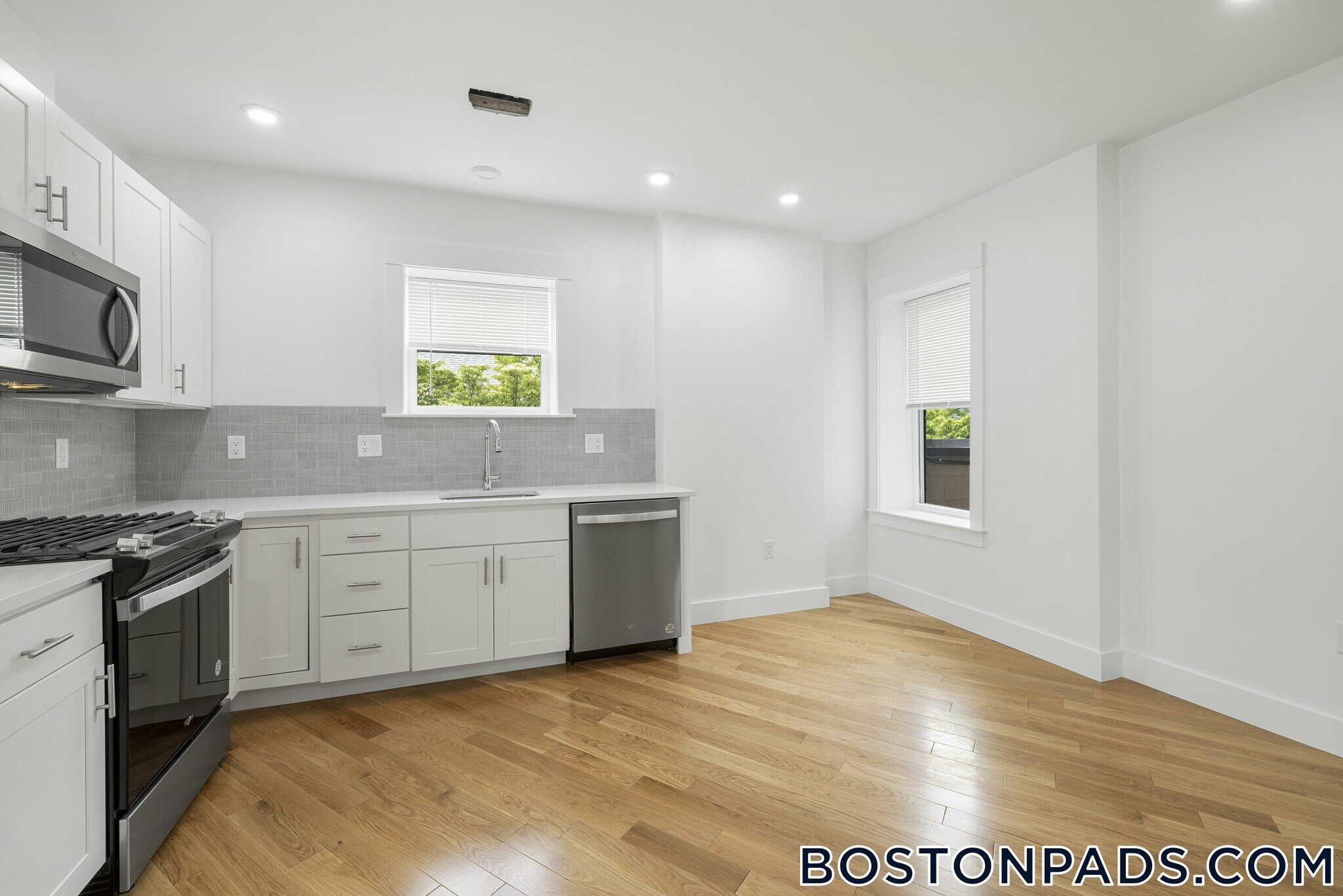 Building Photo - 406 Columbia St