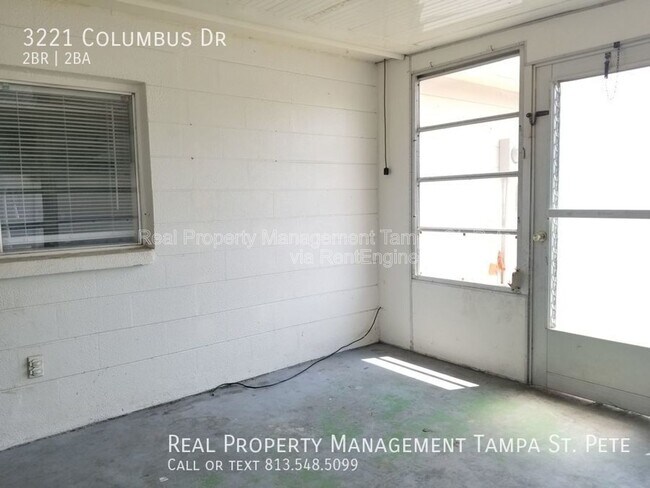 Building Photo - 3221 Columbus Dr