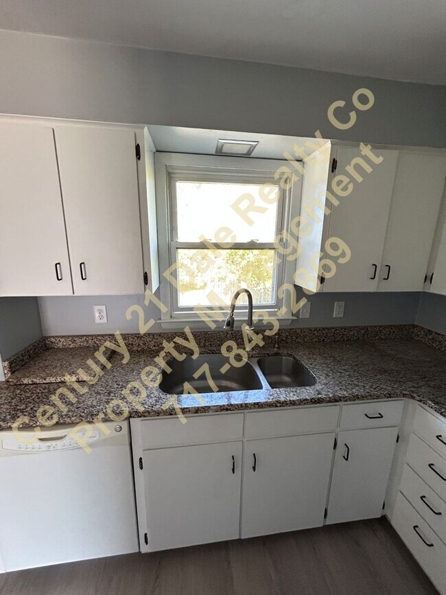 Building Photo - Meade Street 215-217