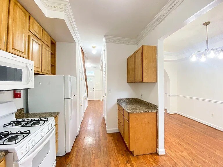 Building Photo - 787 Fairmont St NW