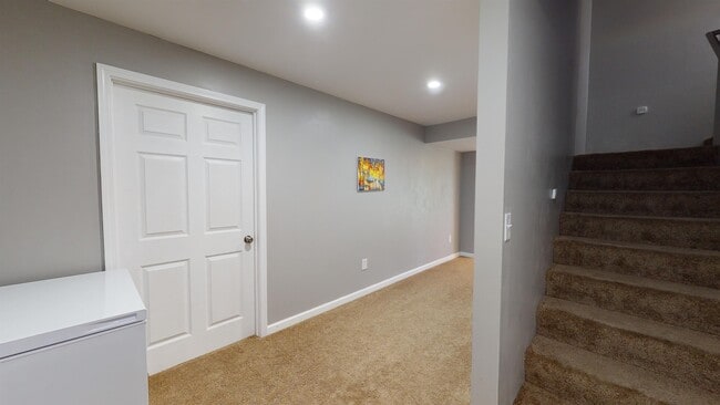 Building Photo - 817 Saybrook Falls Dr