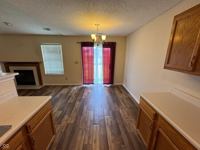 Building Photo - 7644 Scatter Woods Ln
