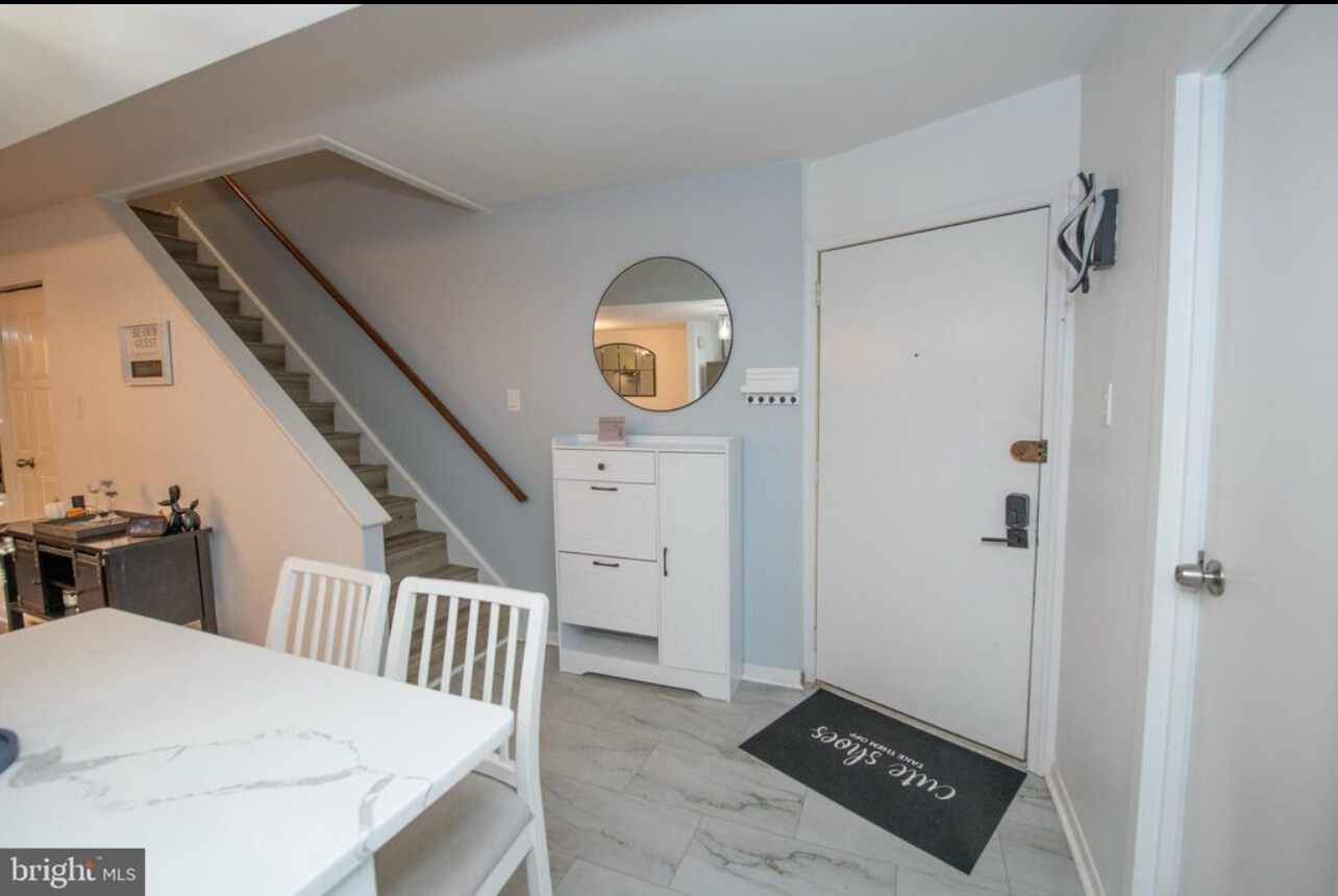 Building Photo - 305 Shawmont Ave