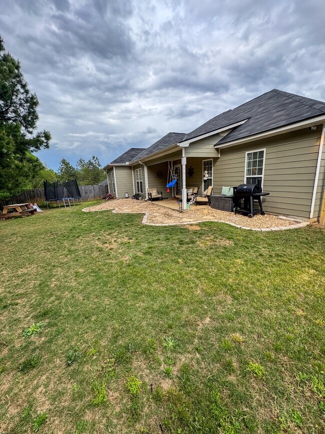 Building Photo - 127 Lee Rd 2181