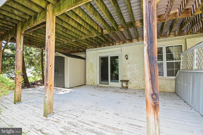 Building Photo - 100 Deer Run Rd