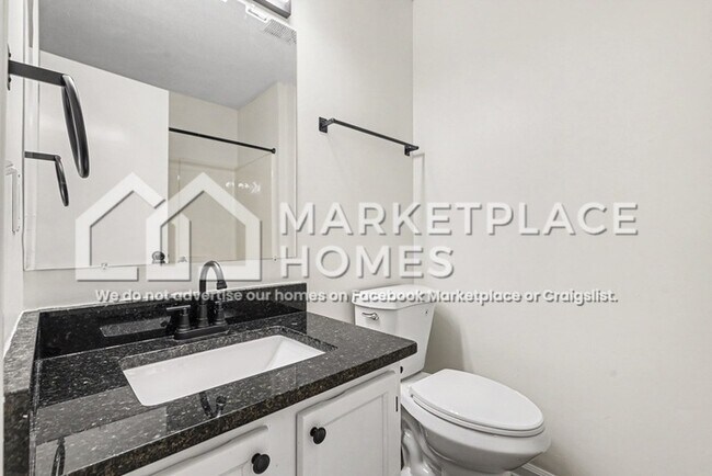 Building Photo - 3252 Greenhill Ct