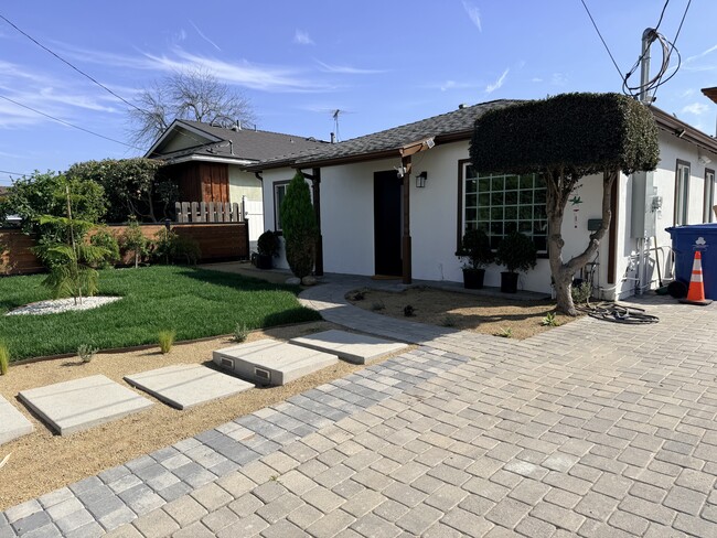 Building Photo - 1346 W 222nd St