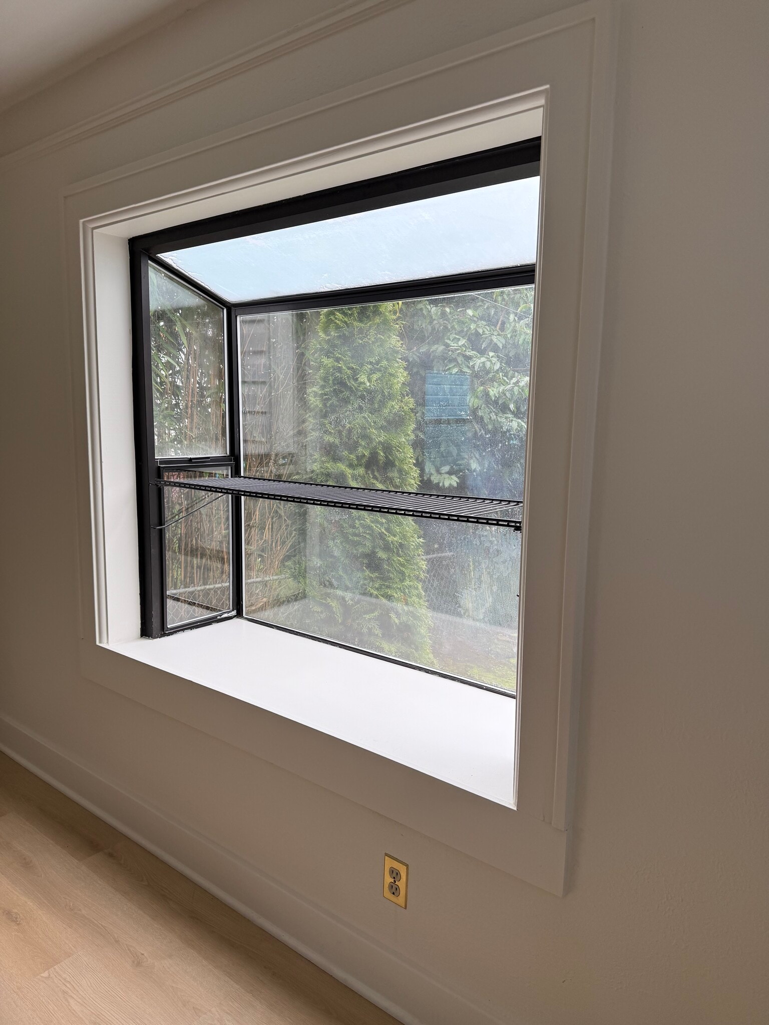 Building Photo - 10048 Interlake Ave N