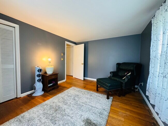 Building Photo - 18 Weaver St