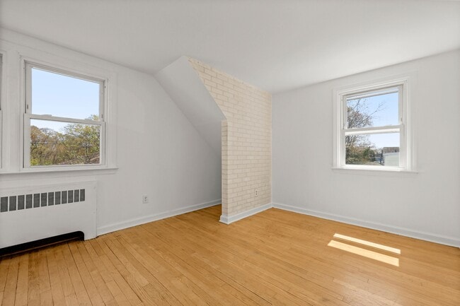 Building Photo - 8 Reynolds Pl