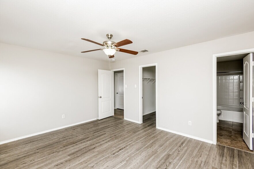 Building Photo - 8320 Autumn Creek Trail
