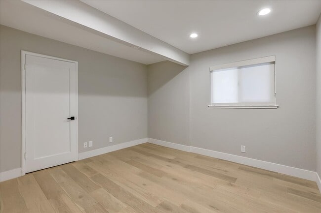 Building Photo - 406 Central Ave