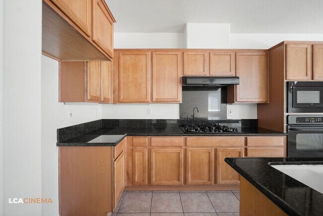 Building Photo - 5107 Via Palermo Dr
