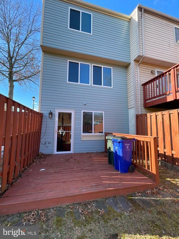 Building Photo - 5863 Rowanberry Dr