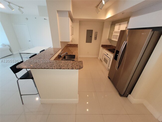 Building Photo - 325 S Biscayne Blvd