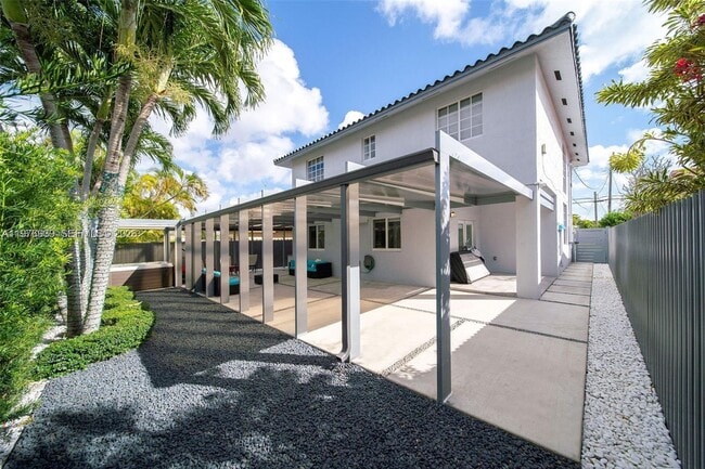 Building Photo - 3436 SW 88th Pl