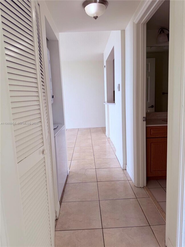 Building Photo - 900 SW 8th St