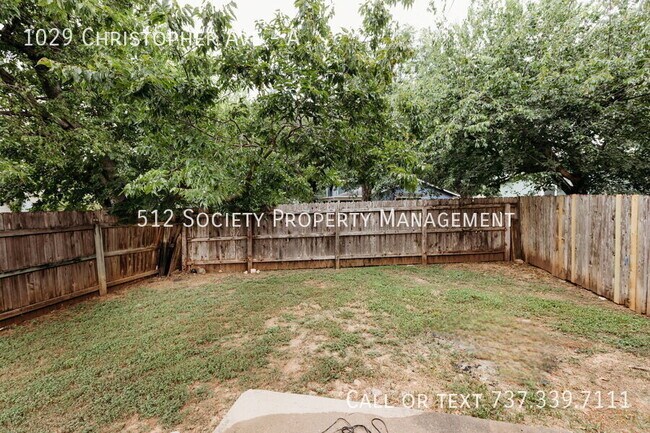 Building Photo - 1029 Christopher Ave