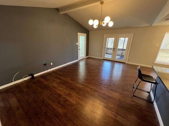 Building Photo - Beautifully Updated 3 Bedroom / 2 Bathroom Home – Available Now!