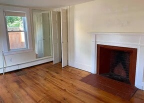 Building Photo - 15 Dodge St