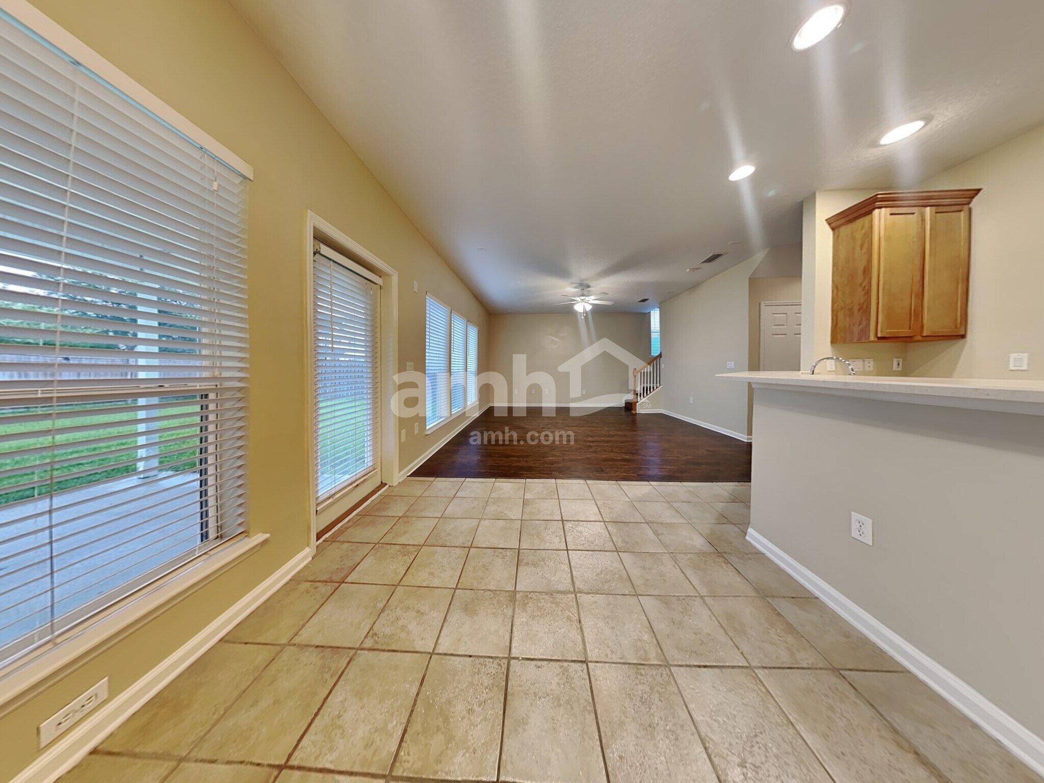 Building Photo - 9243 Prosperity Lake Dr