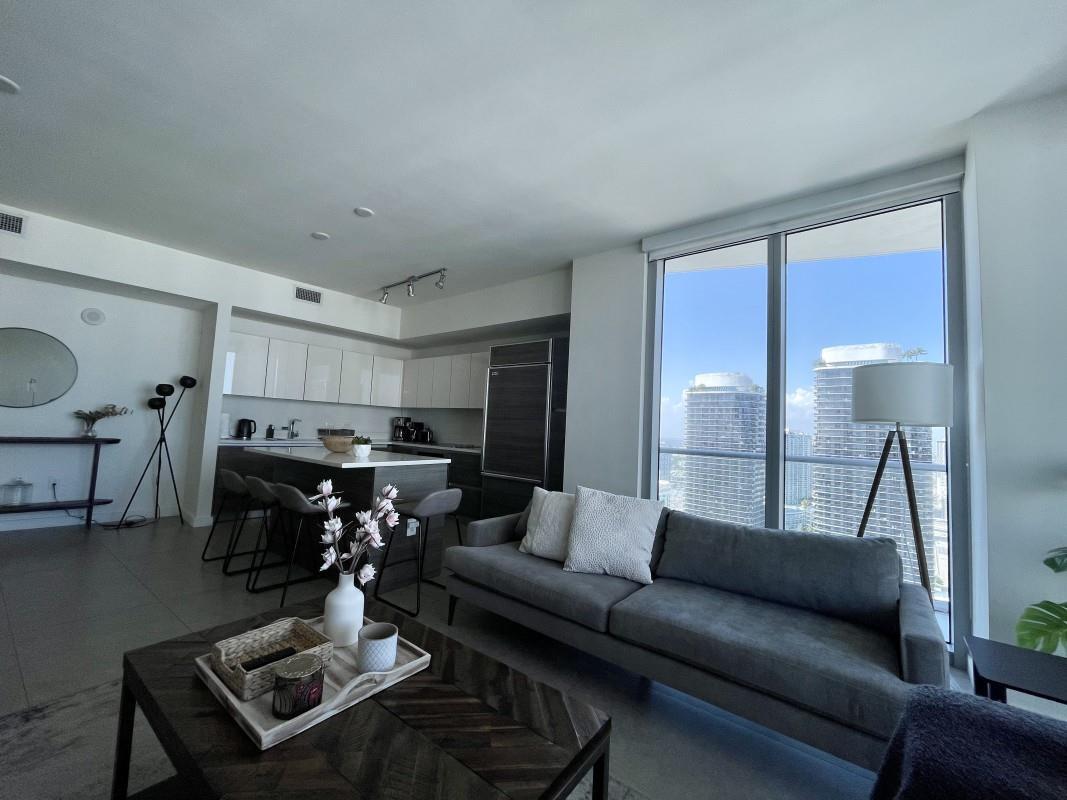 Building Photo - 1100 S Miami Ave