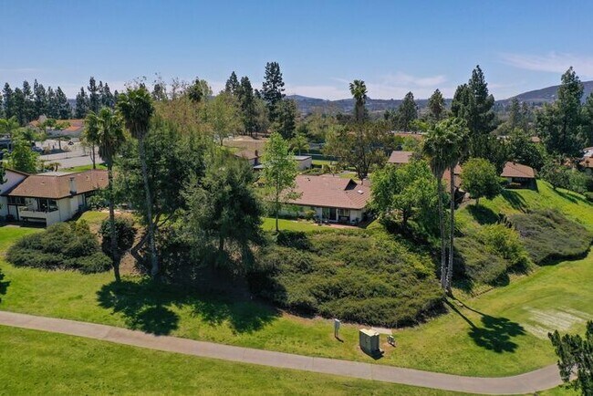 Building Photo - Sweeping Views! Rare and Peaceful 5-home e...