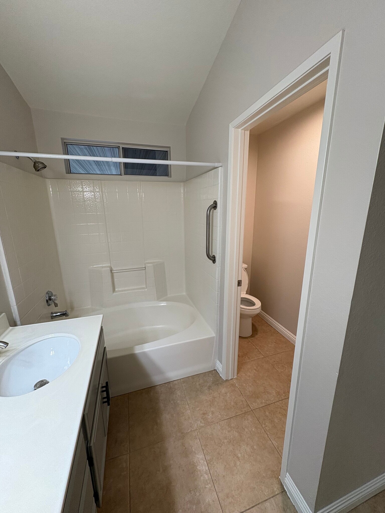 Building Photo - 29957 Oakbridge Dr