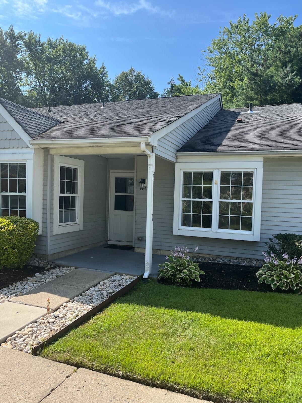Building Photo - 1447 Thornwood Dr