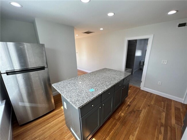 Building Photo - 63 Jastram St