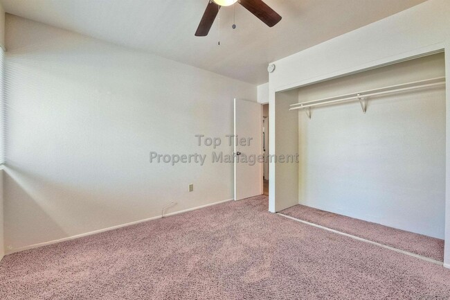 Building Photo - ***Beautiful 6 bed / 3 bath / 2,113 sqft H...