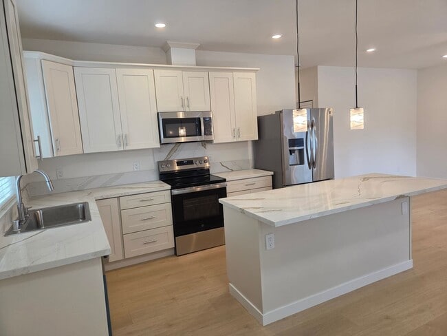 Building Photo - Brand New Two Bedroom Two Bathroom ADU