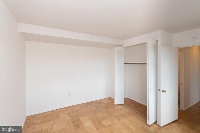 Building Photo - 1301 Delaware Ave SW