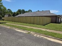 Building Photo - 610 Randall Roberts Rd