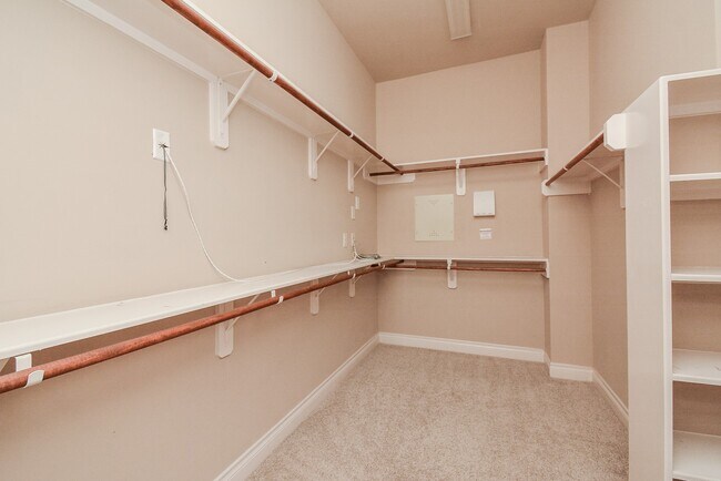 Building Photo - 28803 Davenport Dr
