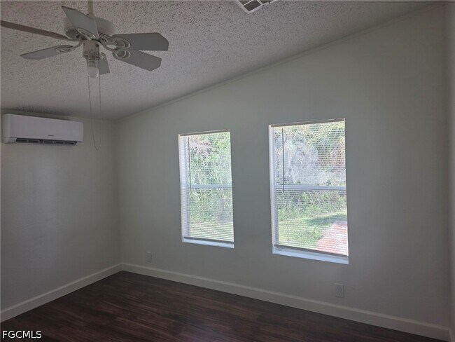 Building Photo - 425 Tanner Rd