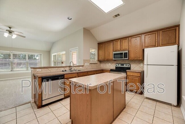 Building Photo - 7600 Shasta Dr