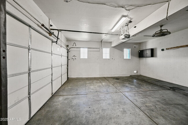 Building Photo - 4230 W Carter Rd