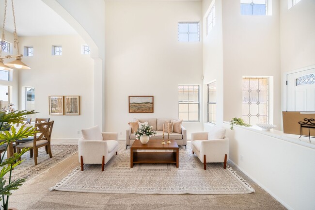 Building Photo - 4 Bedroom View Home in Emerald Heights | 3-Car Garage | Guard Gated Community