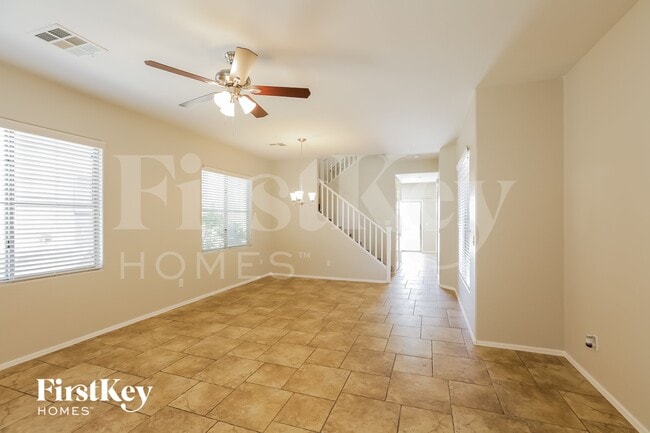 Building Photo - 1909 S Starling Dr