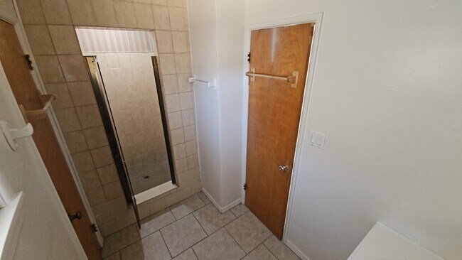 Building Photo - 44928 Kingtree Ave