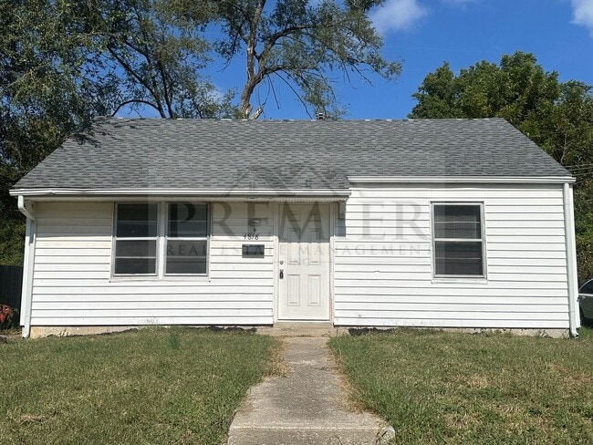 Primary Photo - 4818 Woodend Ave