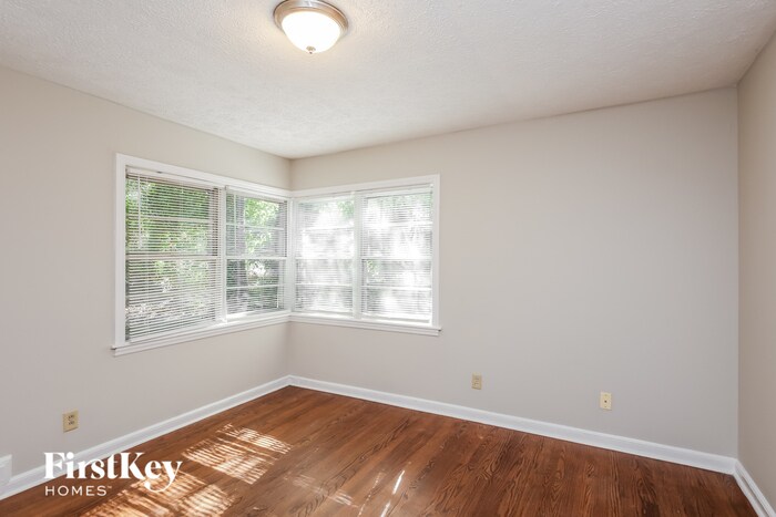 Building Photo - 131 Mountain View Dr NW