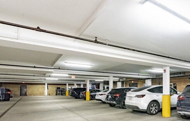 Building Photo - 2100 Greenwood St