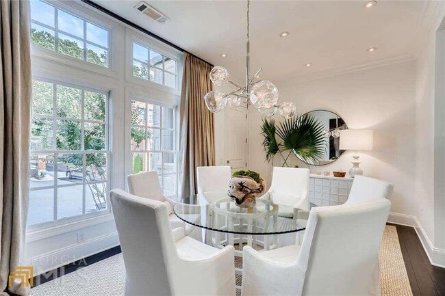 Building Photo - 2962 Savoy Way