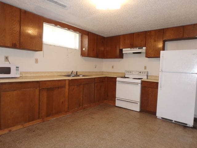 Building Photo - 1413 Wilson Ave