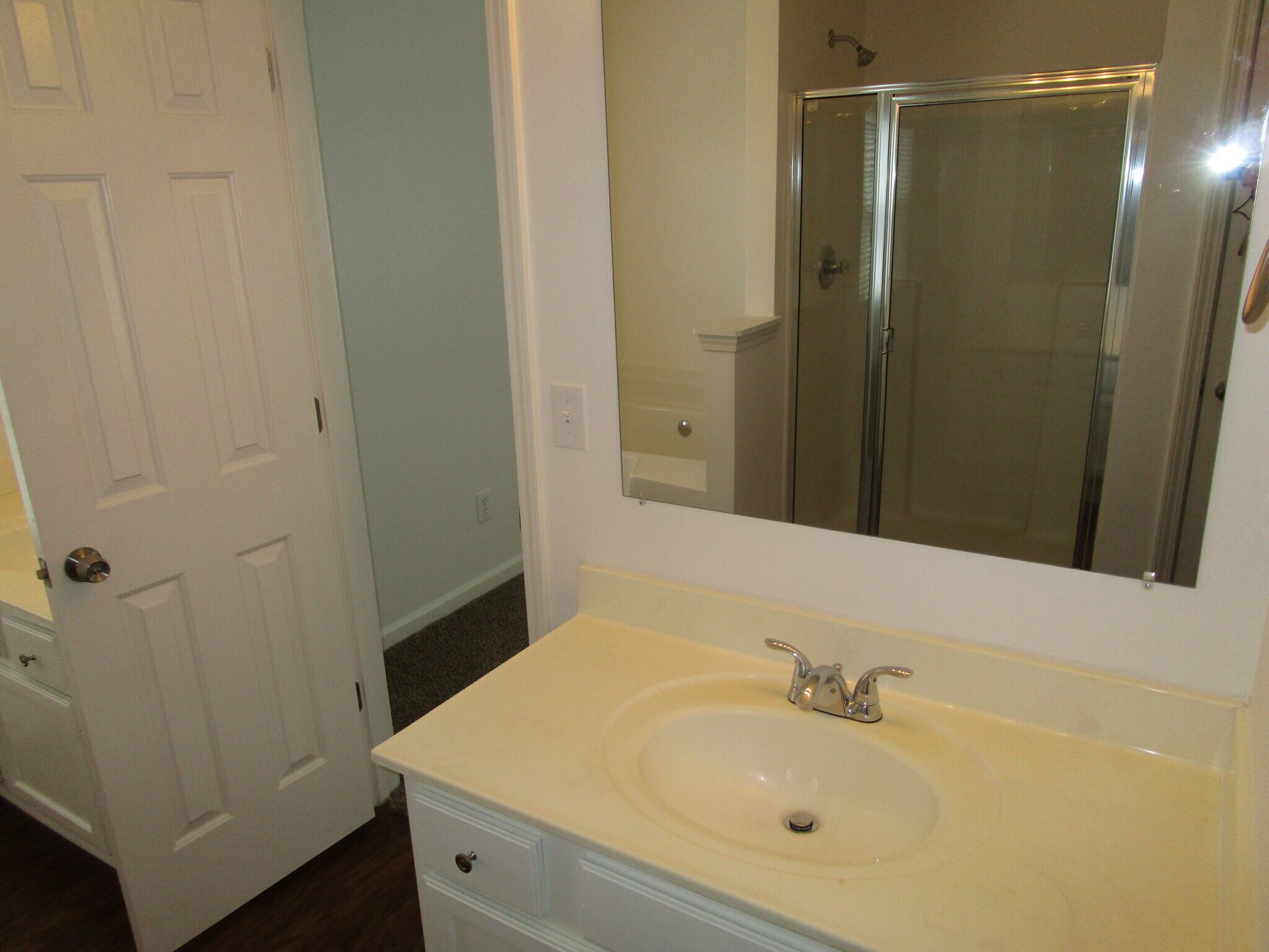 Building Photo - 2325 Carlysle Cove Dr