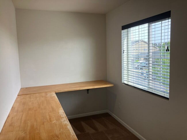 Building Photo - Beautiful Three Bedroom Home in North Salem