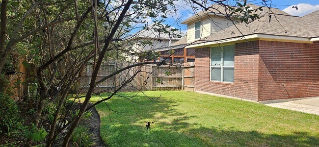 Building Photo - 23319 W Pine Ivy Ln